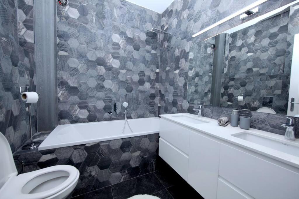 *Citadel* 2Br - City Center София Екстериор снимка